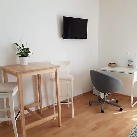 Apt. Trendy District Neustadt Incl. Parking Space شقة دريسدن